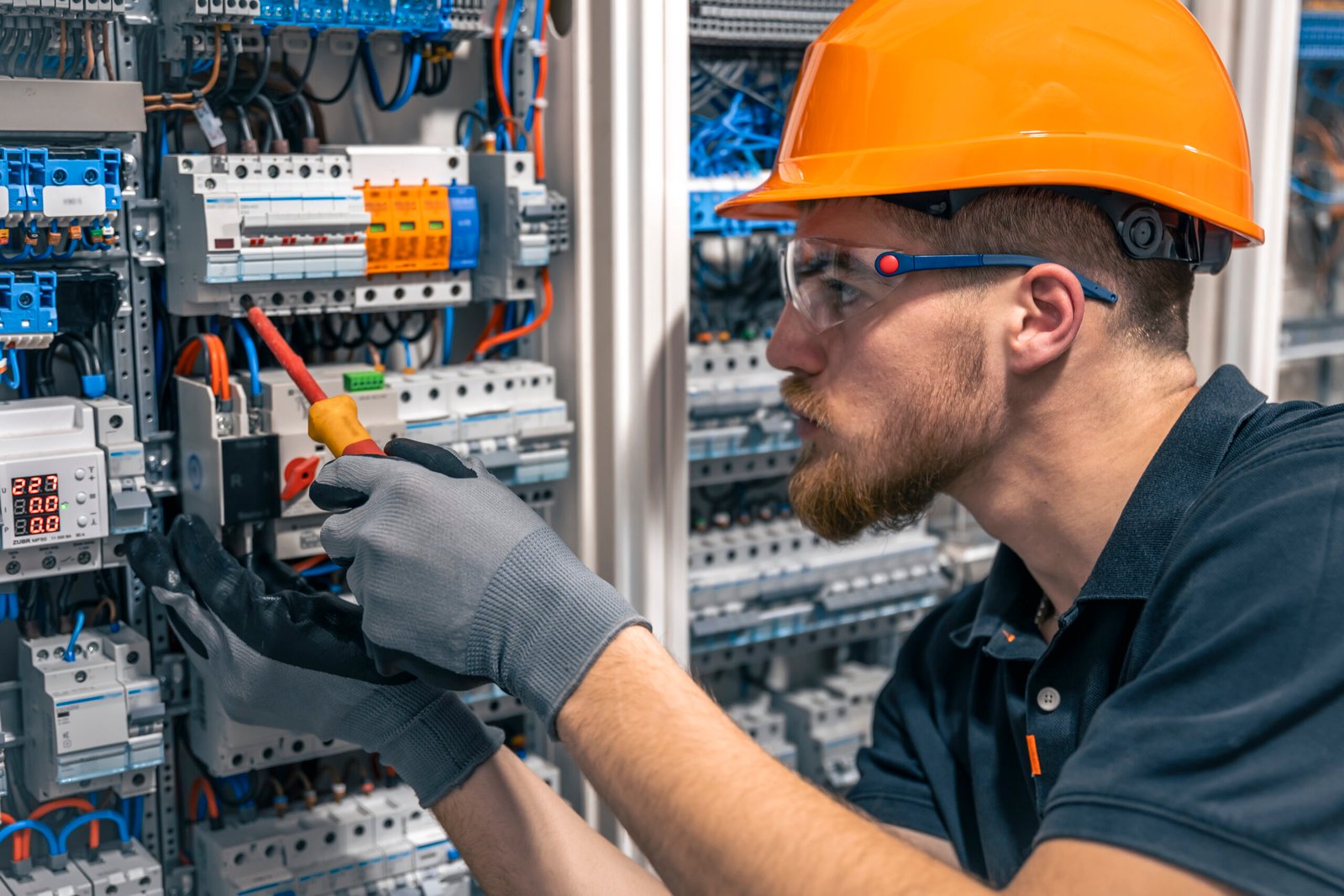 Understanding the Difference Between Level 1 and Level 2 Electricians